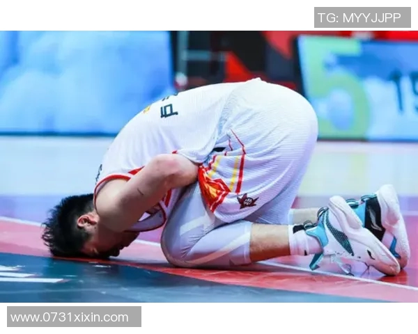 库里因不当行为遭罚款与停赛处罚 官方公告引发广泛关注